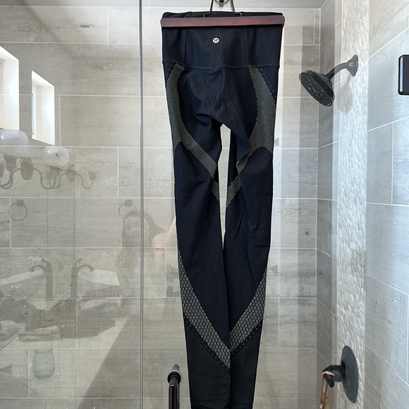 Lululemon tights size 2 - Picture 2 of 2